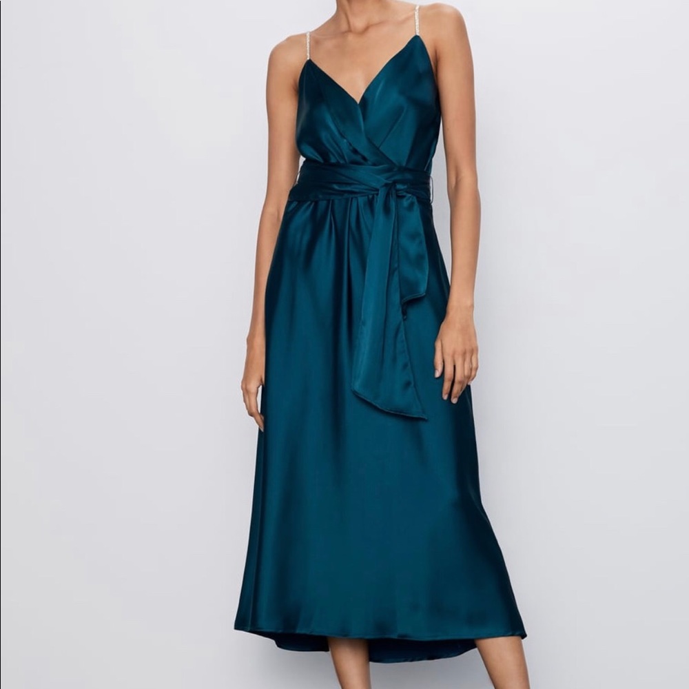 V-neck Zara dress